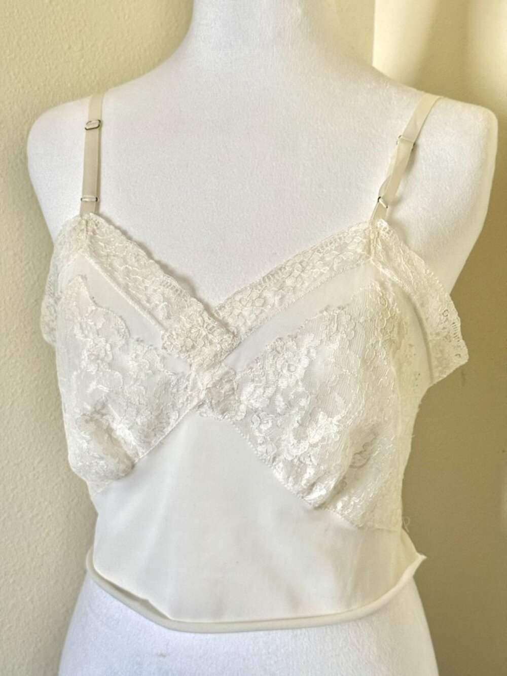 Vintage 1960s Slip Bodice In Stretch Synthetic With Lace For DIY Project Piece